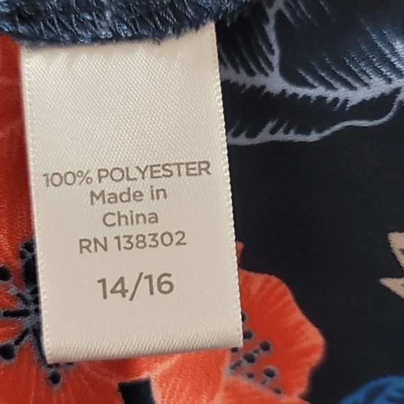 Avenue‎ Blue Floral V-Neck Blouse - Picture 13 of 14